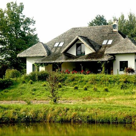 Wodne Ogrody Villa Добчице Екстериор снимка