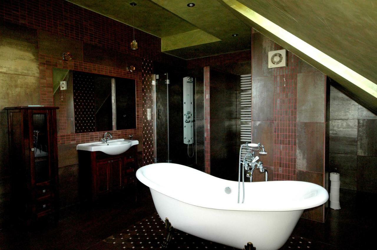 Wodne Ogrody Villa Добчице Екстериор снимка